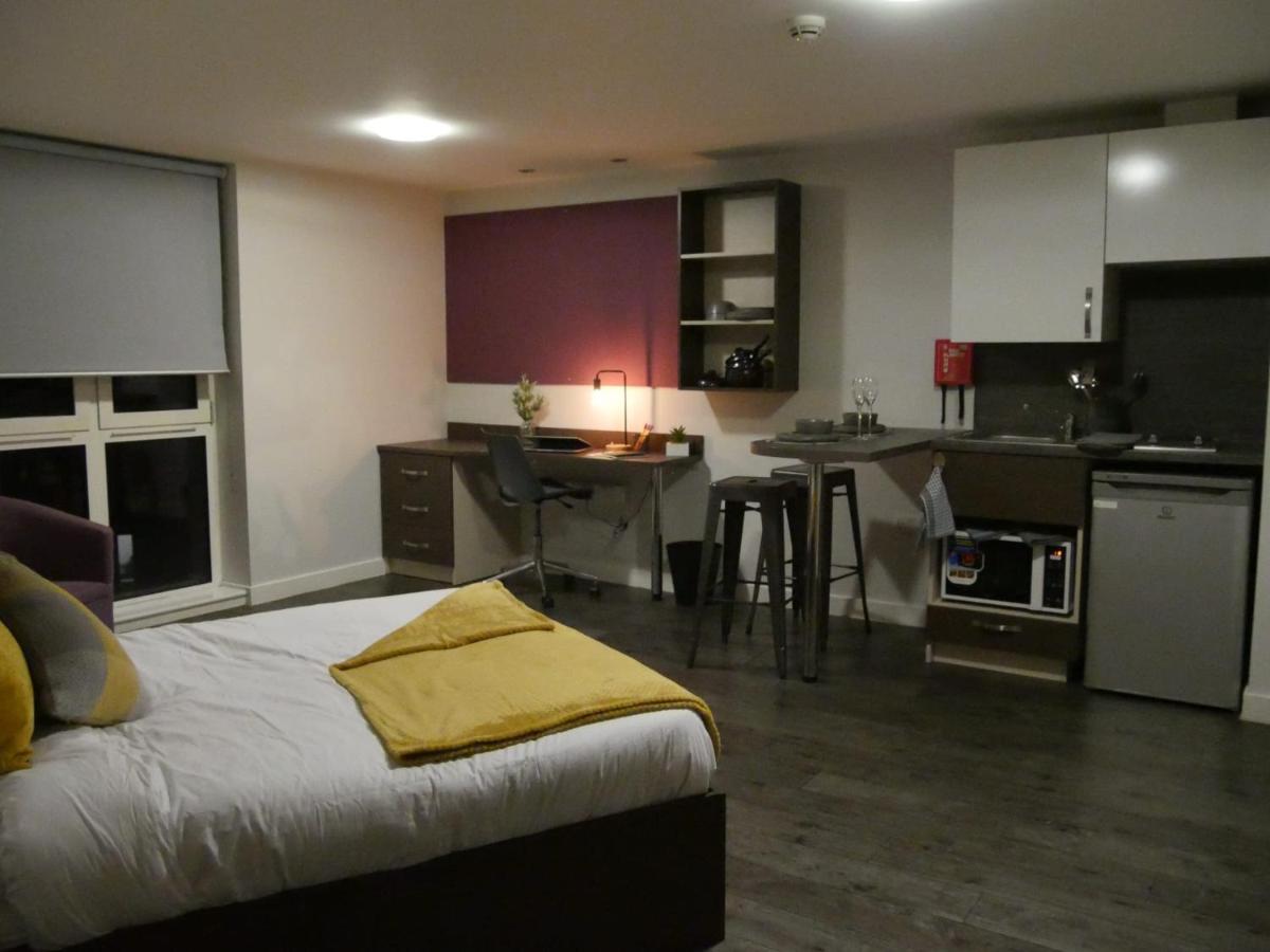 Corner House In Sheffield Apartment Екстериор снимка