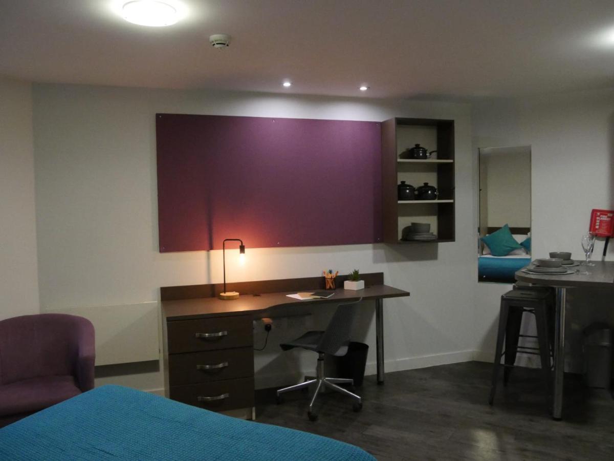 Corner House In Sheffield Apartment Екстериор снимка