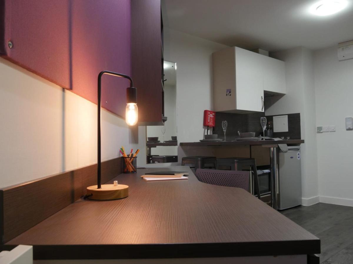 Corner House In Sheffield Apartment Екстериор снимка