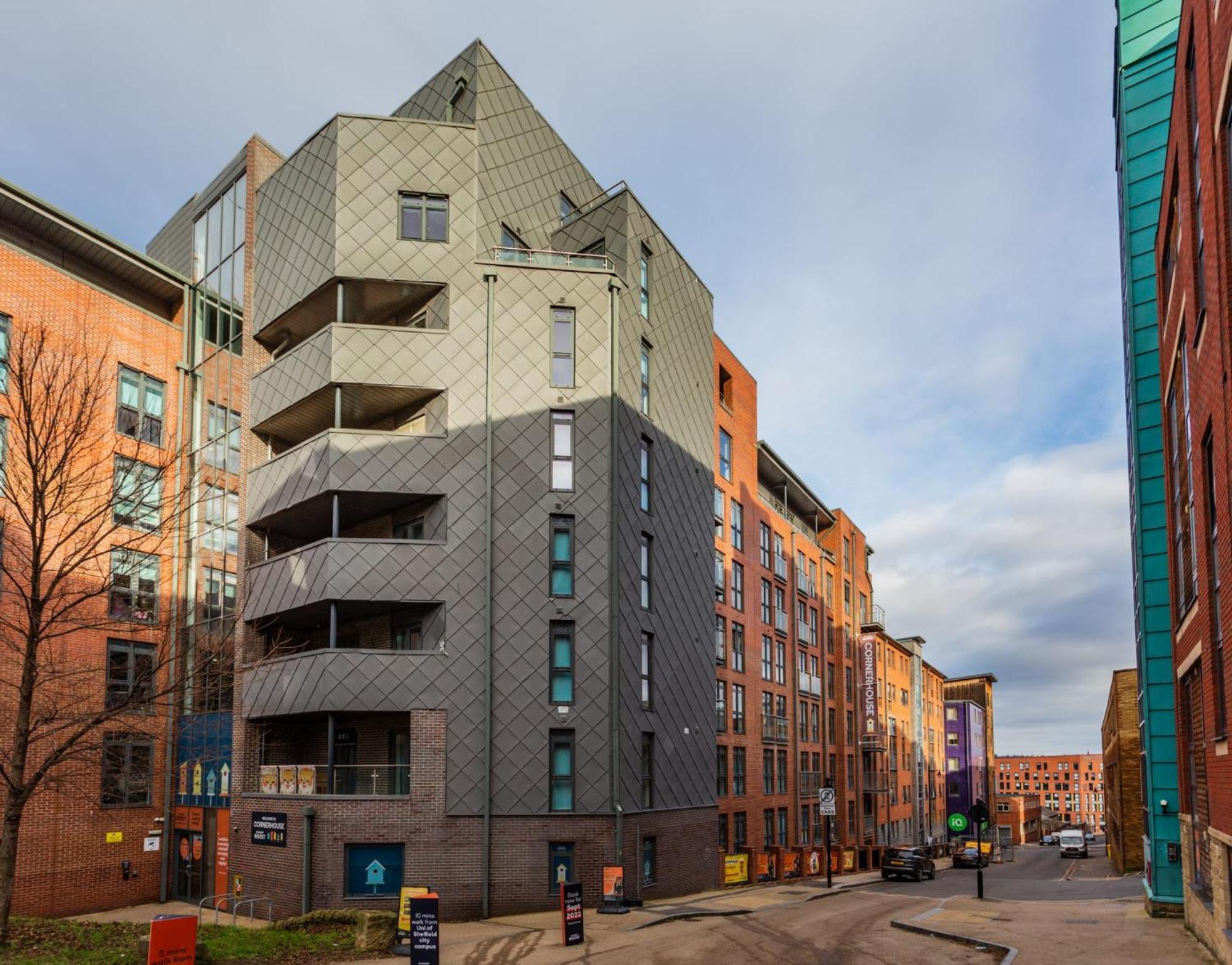 Corner House In Sheffield Apartment Екстериор снимка
